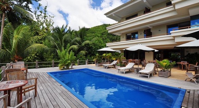 CROWN BEACH HOTEL - Mahé