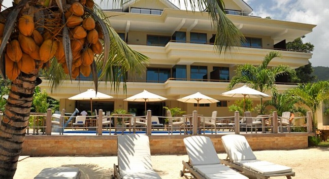 CROWN BEACH HOTEL - Mahé