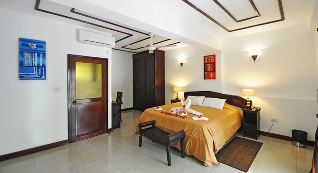 CHATEAU SAINT CLOUD - La Digue