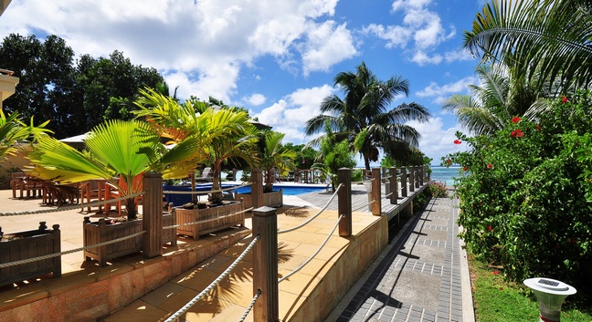 CROWN BEACH HOTEL - Mahé