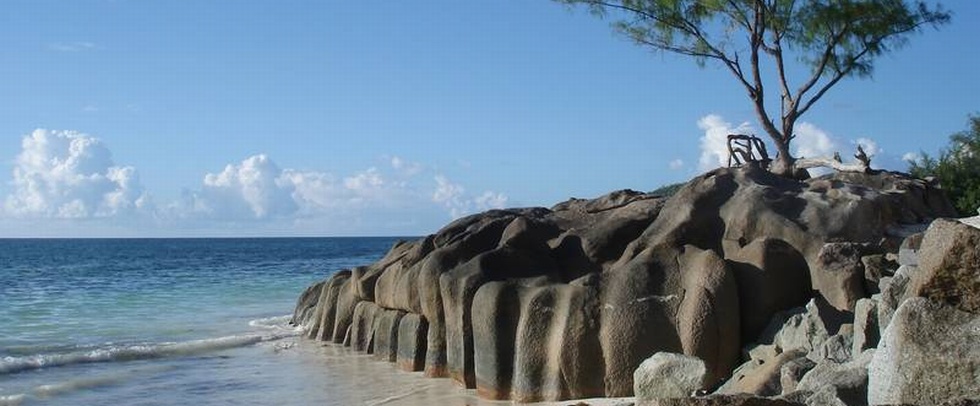 CASTELLO BEACH HOTEL - Praslin