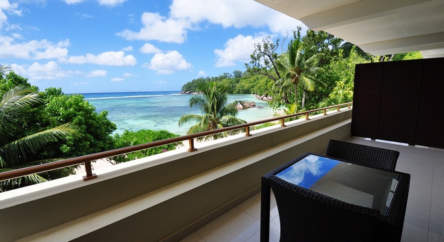 CROWN BEACH HOTEL - Mahé